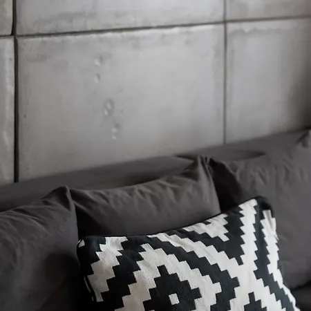 Unique & Modern With Parking And Balcony Remote Work By Renters *