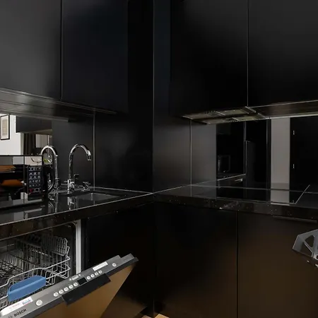 Unique & Modern With Parking And Balcony Remote Work By Renters